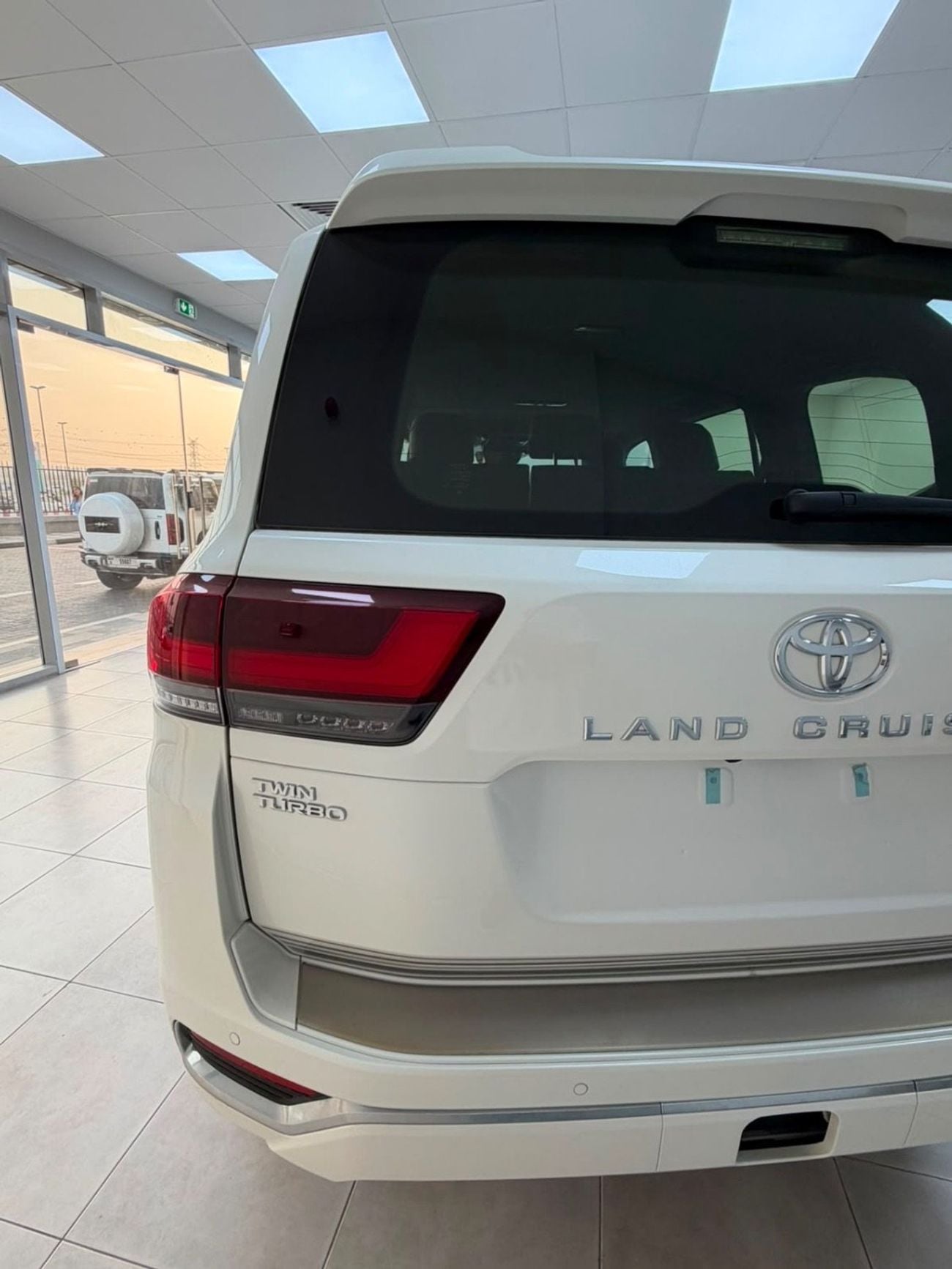 Toyota Land Cruiser 3.5 л 2026 г. Белый