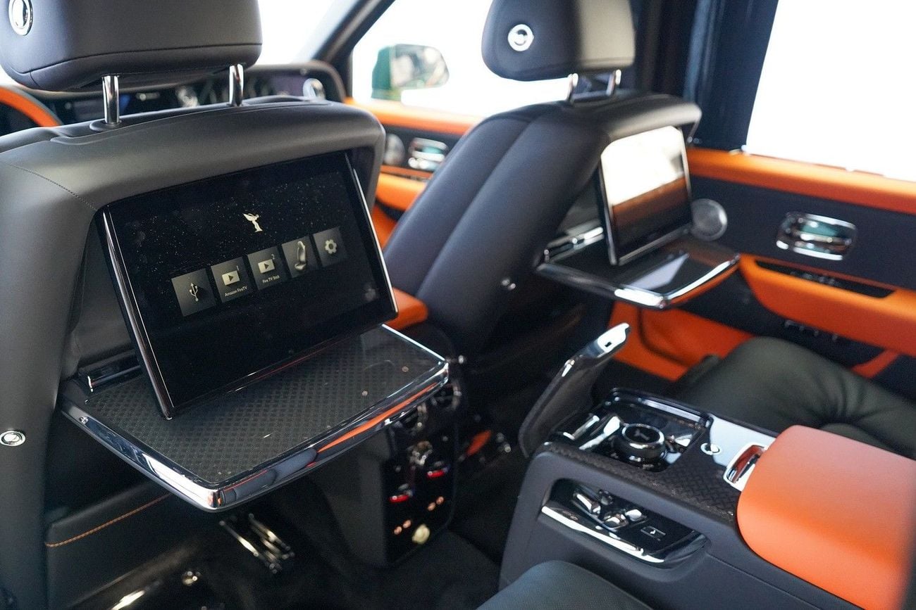 Rolls Royce Cullinan 6.7 л 2025 г. Зелёный, пробег 100 км