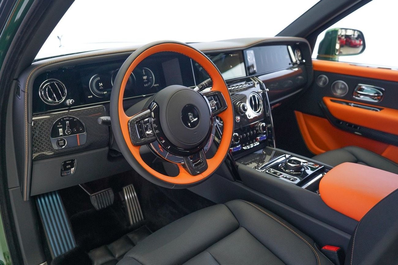Rolls Royce Cullinan 6.7 л 2025 г. Зелёный, пробег 100 км