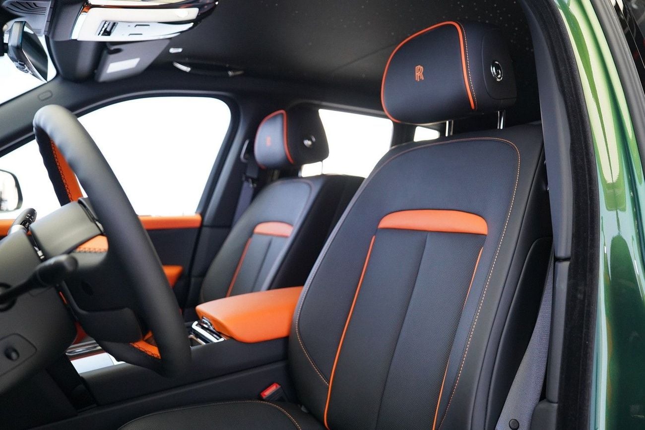 Rolls Royce Cullinan 6.7 л 2025 г. Зелёный, пробег 100 км