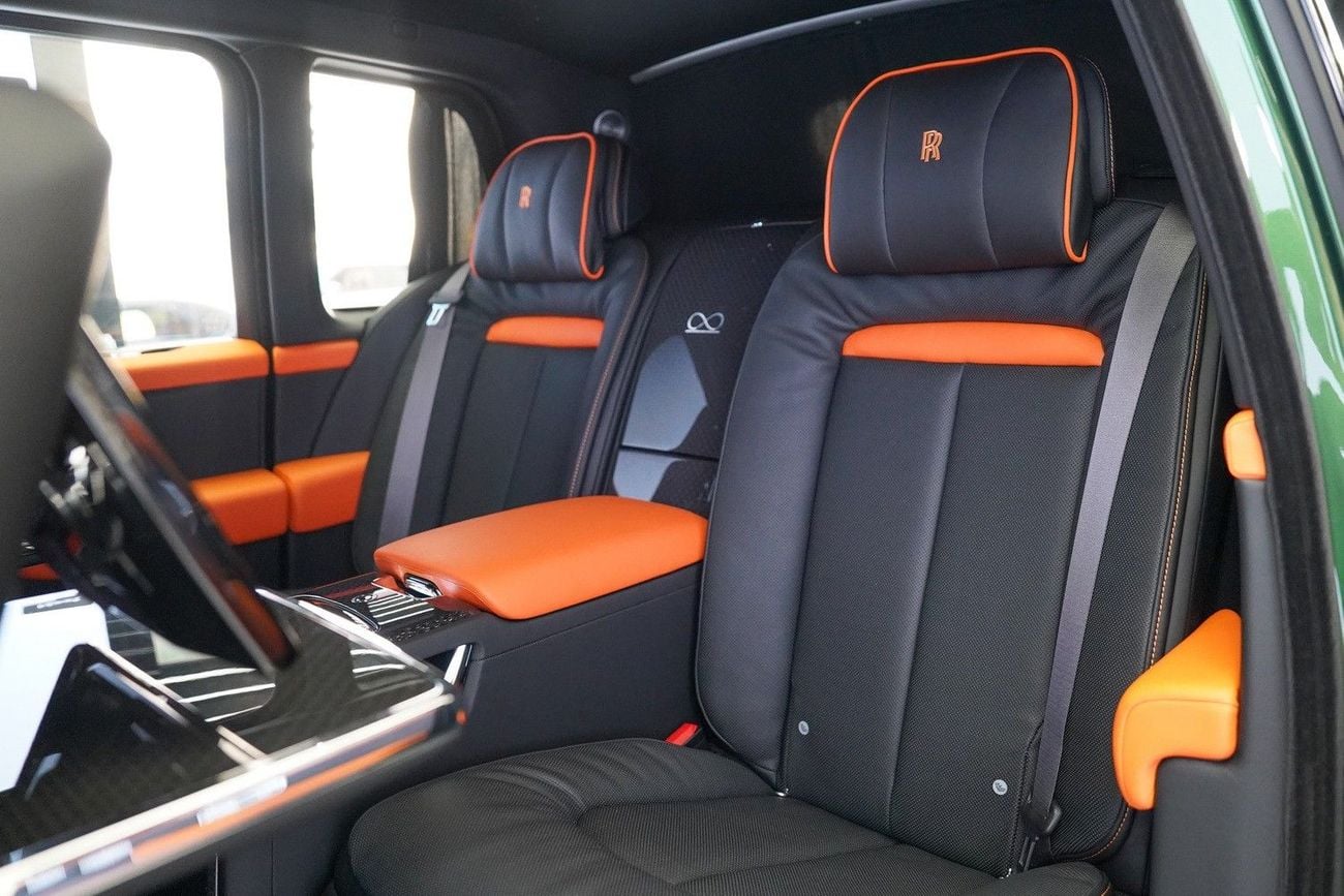 Rolls Royce Cullinan 6.7 л 2025 г. Зелёный, пробег 100 км