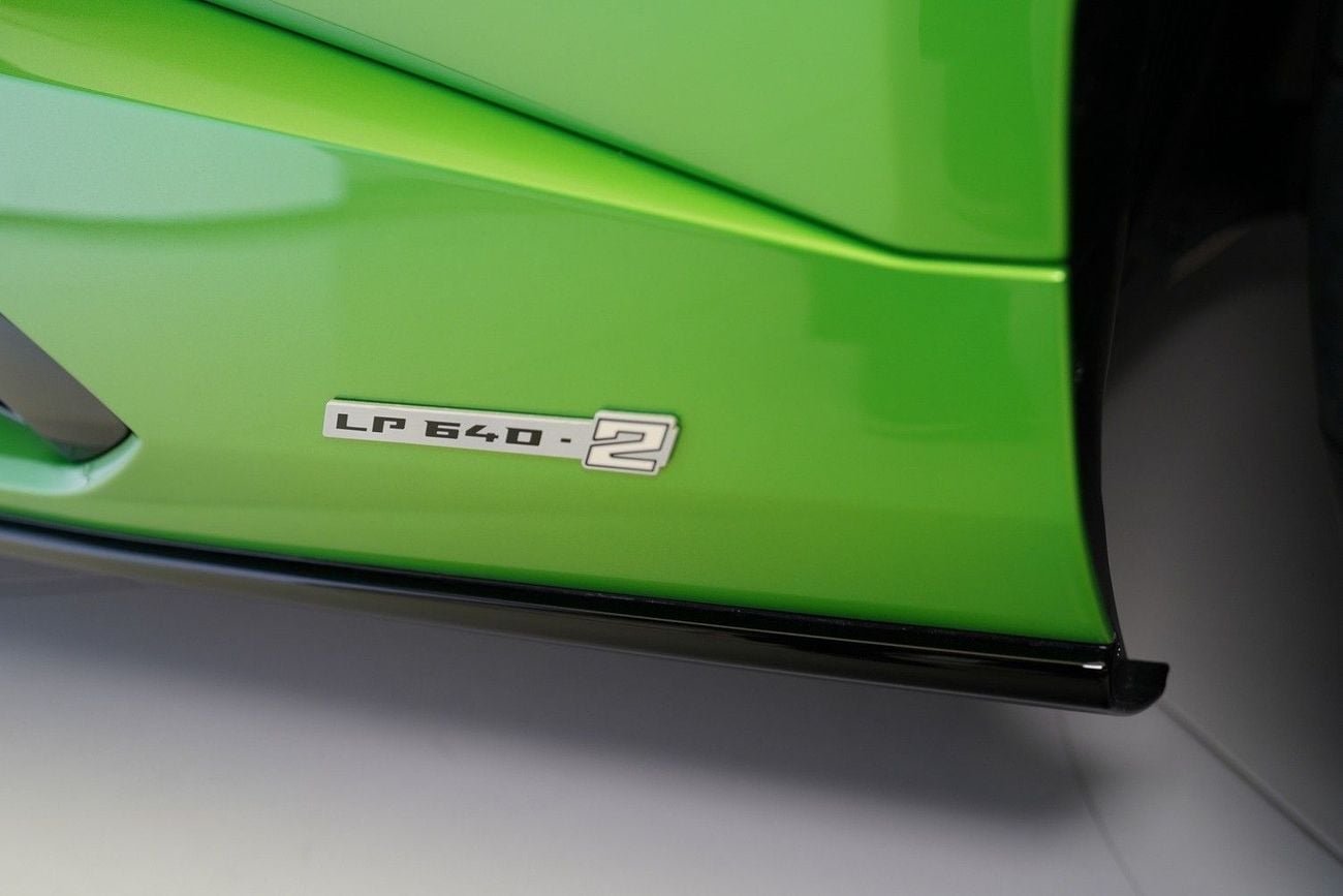 Lamborghini Huracan 5.2 л 2024 г. Зелёный, пробег 20 км