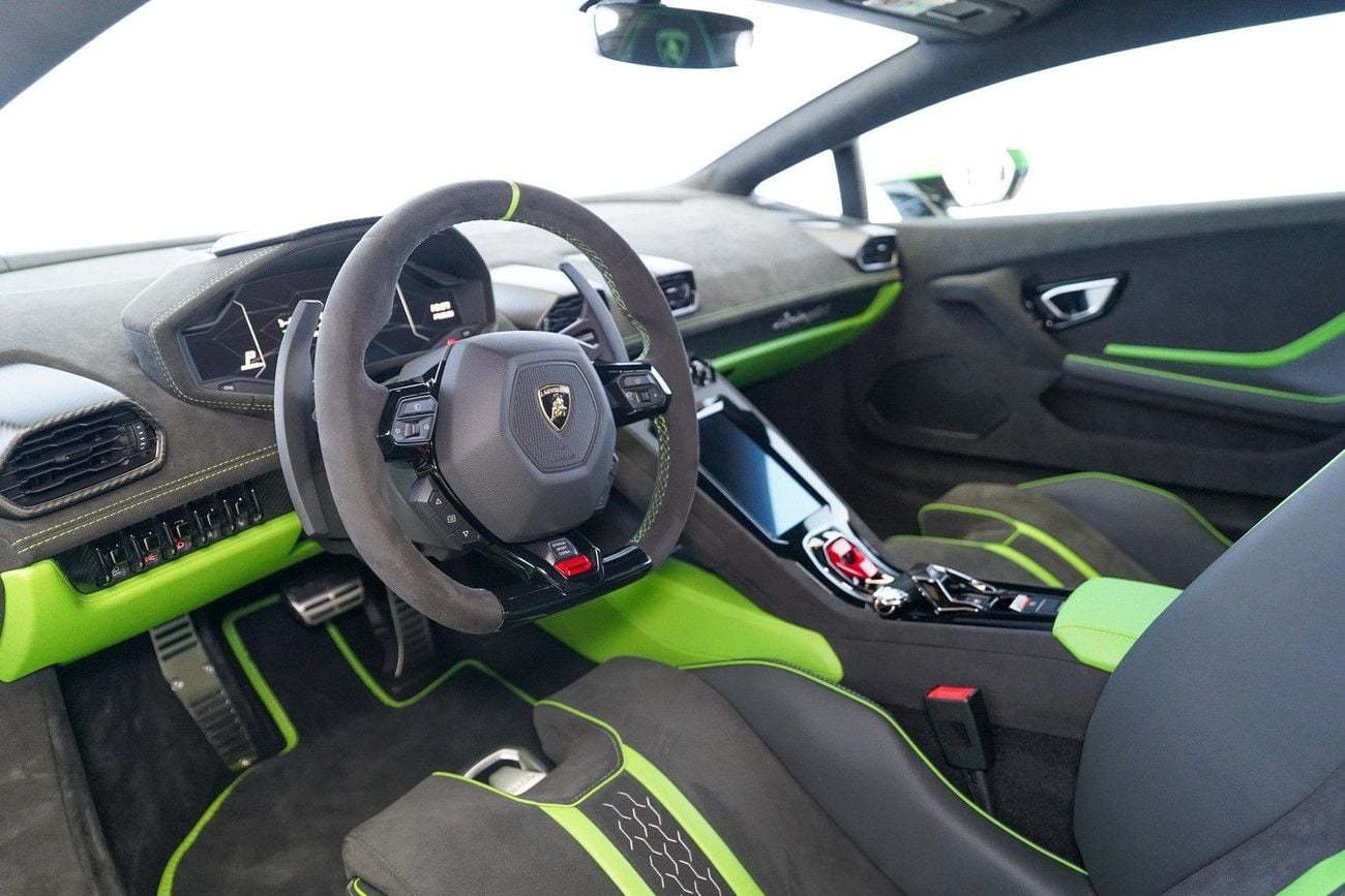 Lamborghini Huracan 5.2 л 2024 г. Зелёный, пробег 20 км