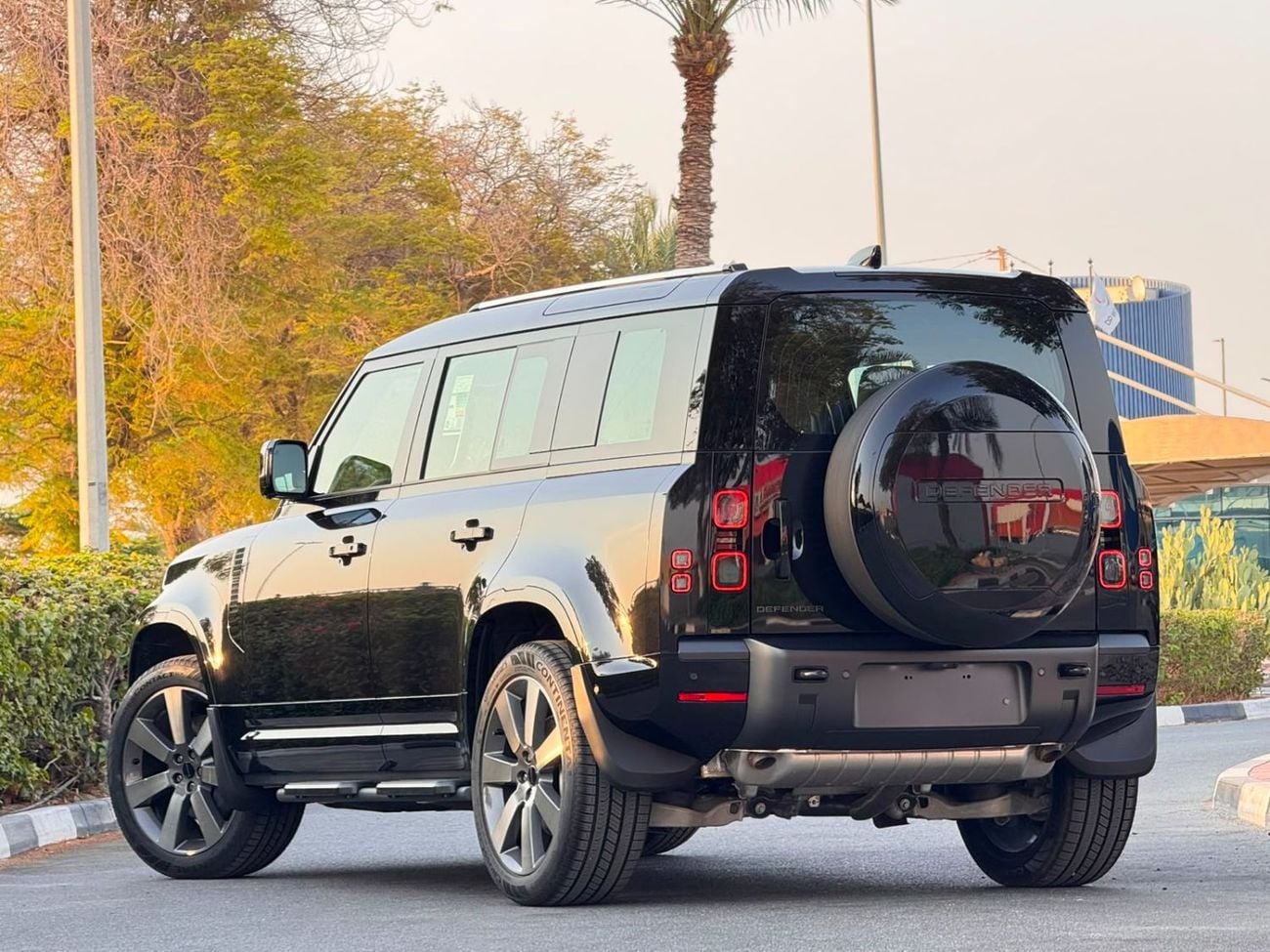 Land Rover Defender 110 3.0 л 2026 г. Чёрный
