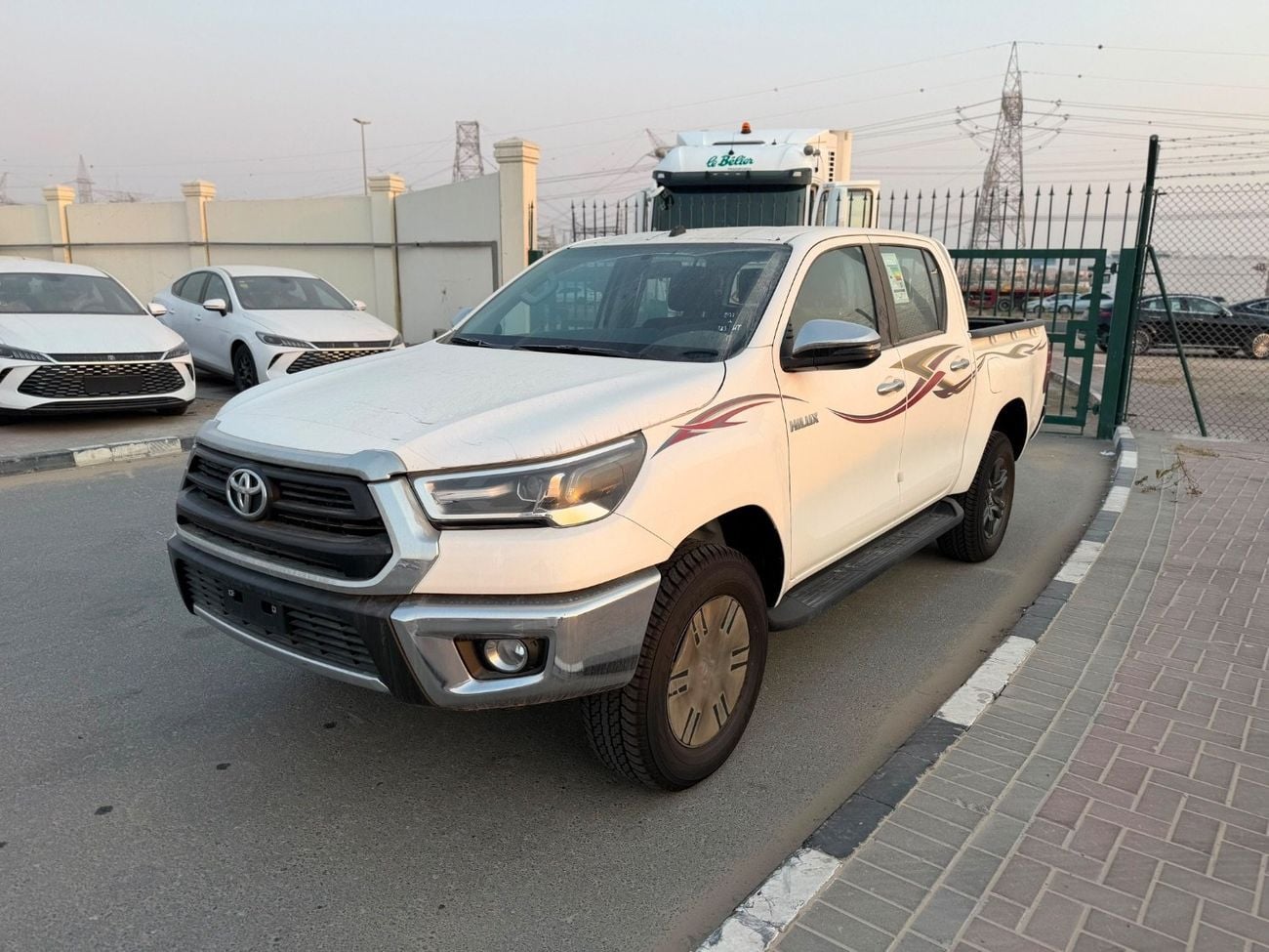 Toyota Hilux 2.7 л 2026 г. Белый