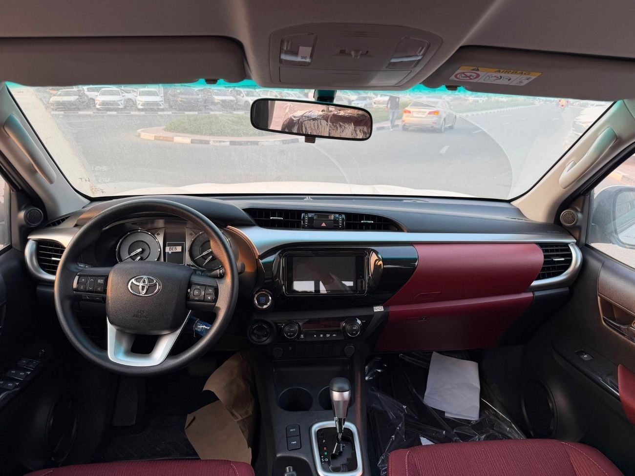 Toyota Hilux 2.7 л 2026 г. Белый