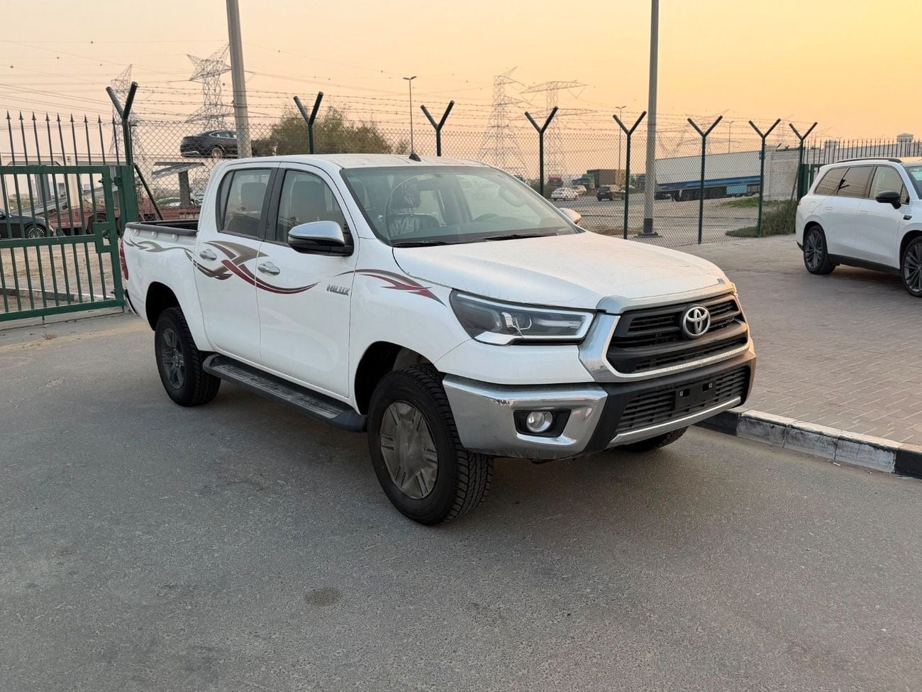 Toyota Hilux 2.7 л 2026 г. Белый