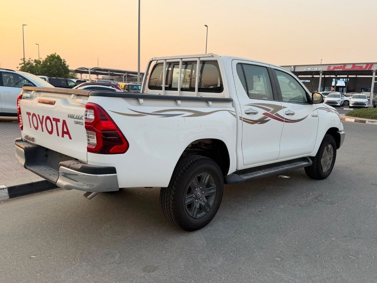 Toyota Hilux 2.7 л 2026 г. Белый