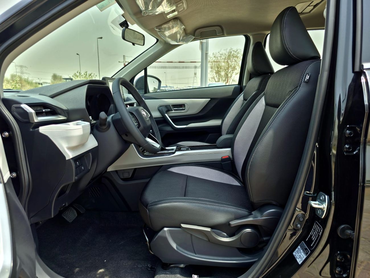 Toyota Veloz 1.5 л 2026 г. Чёрный