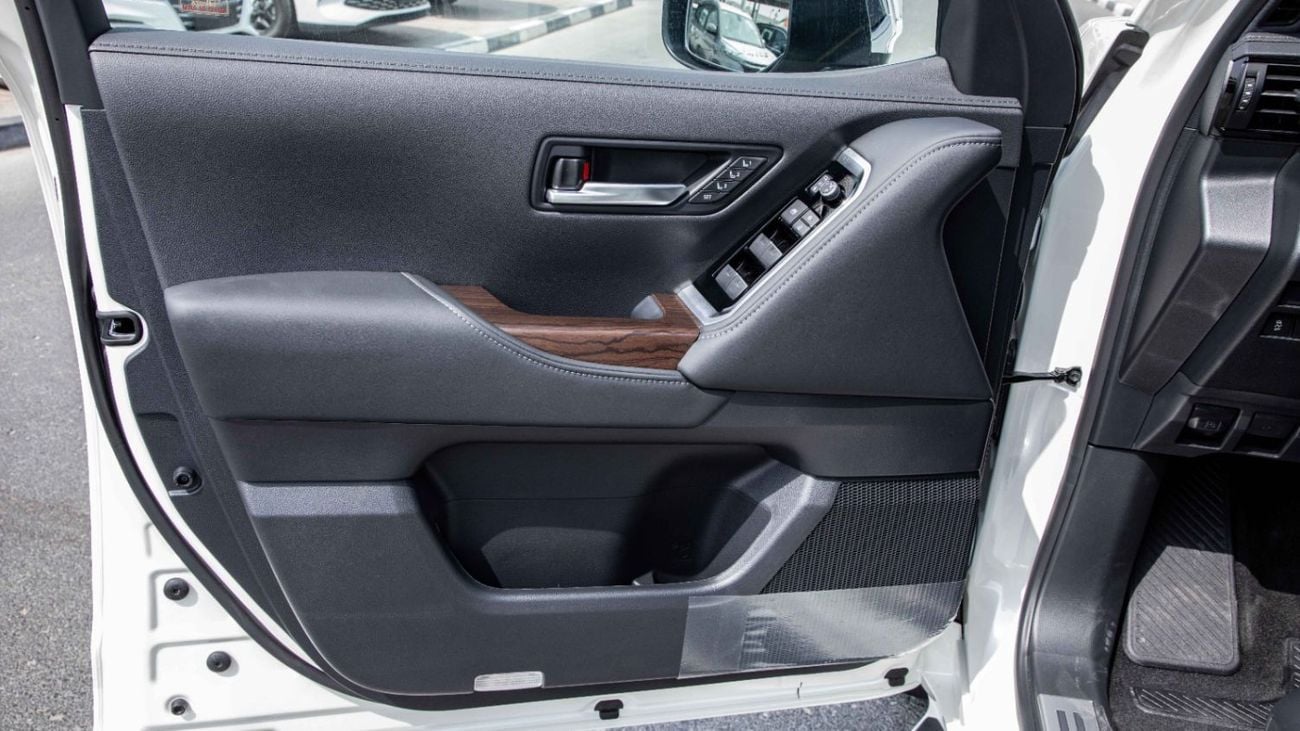 Toyota Land Cruiser 4.0 л 2026 г. Белый