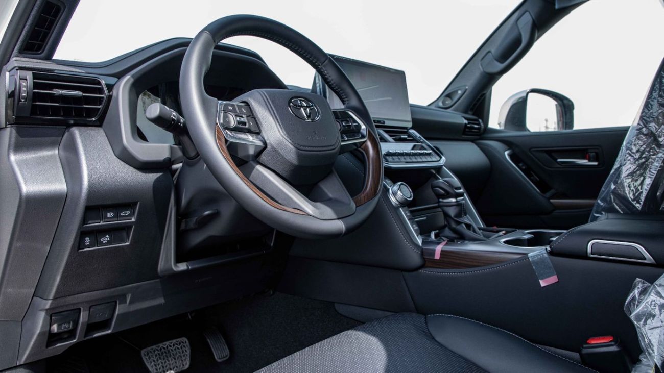Toyota Land Cruiser 4.0 л 2026 г. Белый