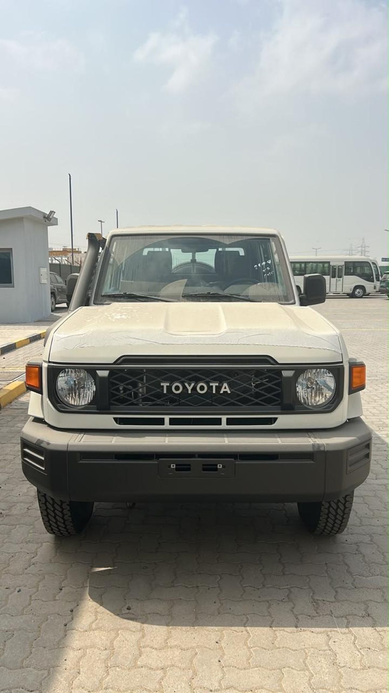 Toyota Land Cruiser Pick Up 2.8 л 2026 г. Белый