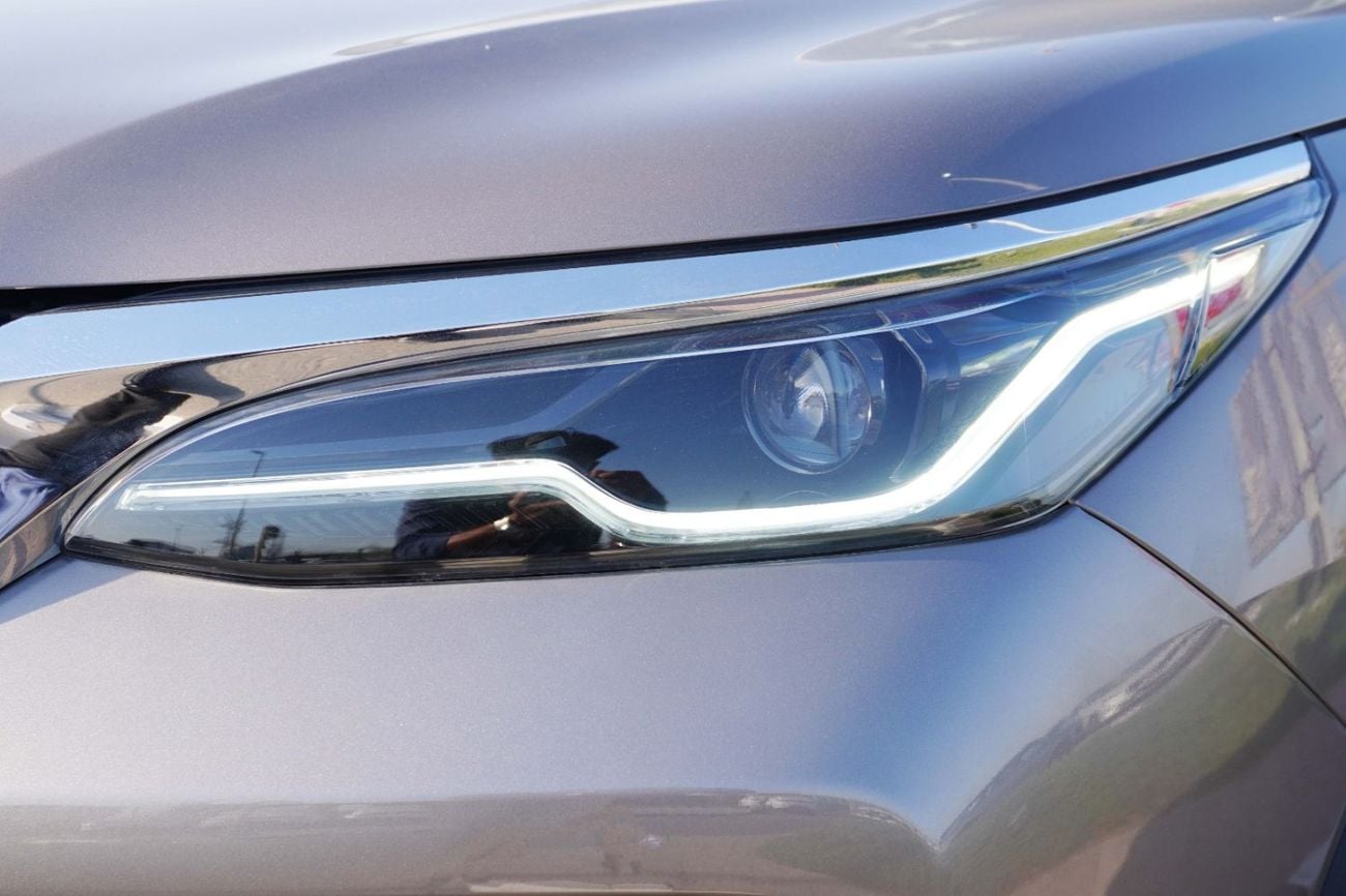 Toyota Fortuner 4.0 л 2026 г. Коричневый, пробег 3 км