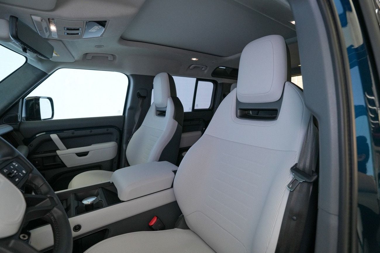 Land Rover Defender 110 4.4 л 2026 г. Синий, пробег 30 км