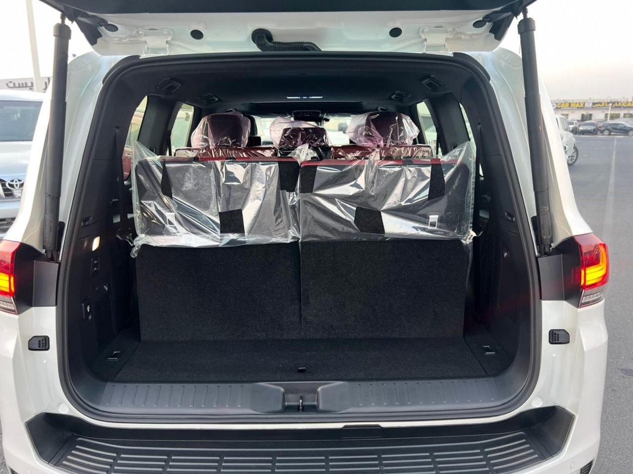 Toyota Land Cruiser 3.5 л 2026 г. Белый