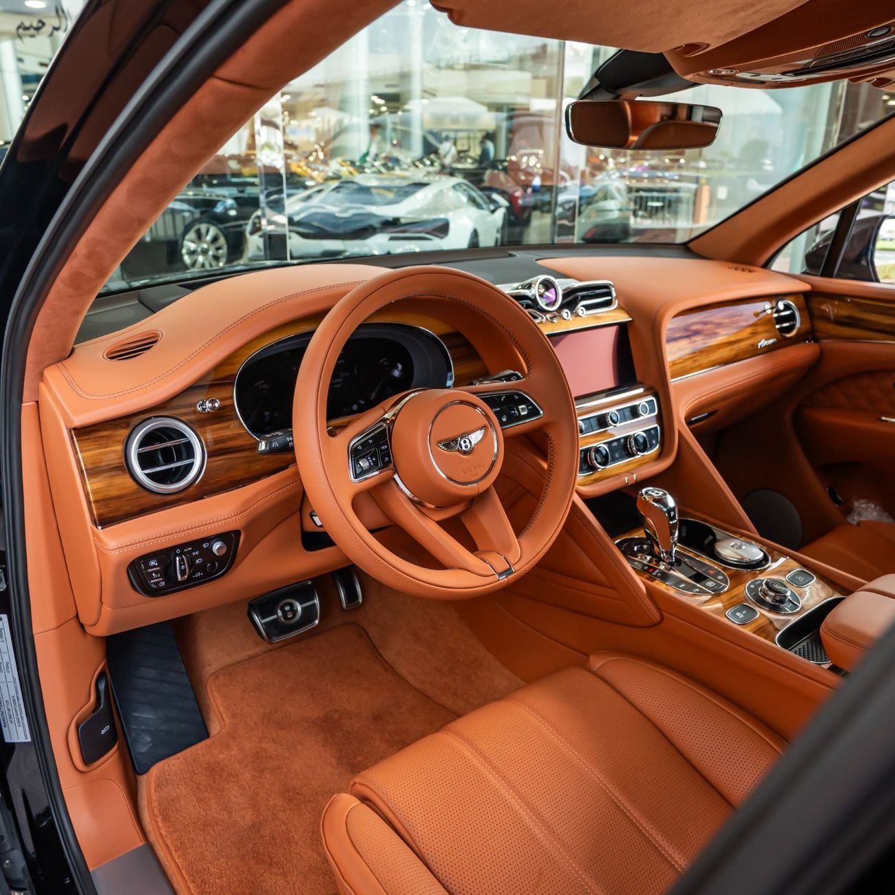 Bentley Bentayga 4.0 л 2023 г. Чёрный, пробег 68 км