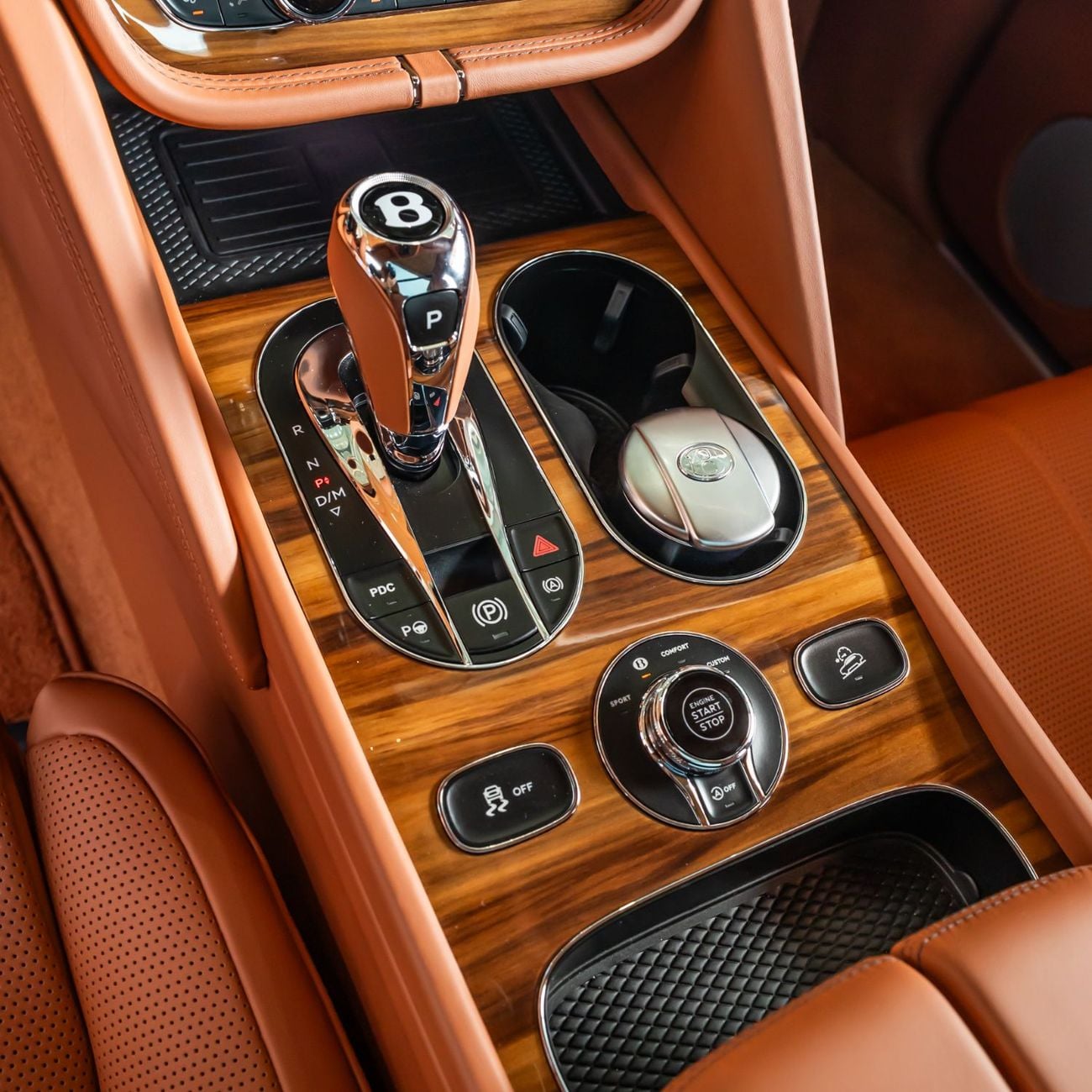Bentley Bentayga 4.0 л 2023 г. Чёрный, пробег 68 км