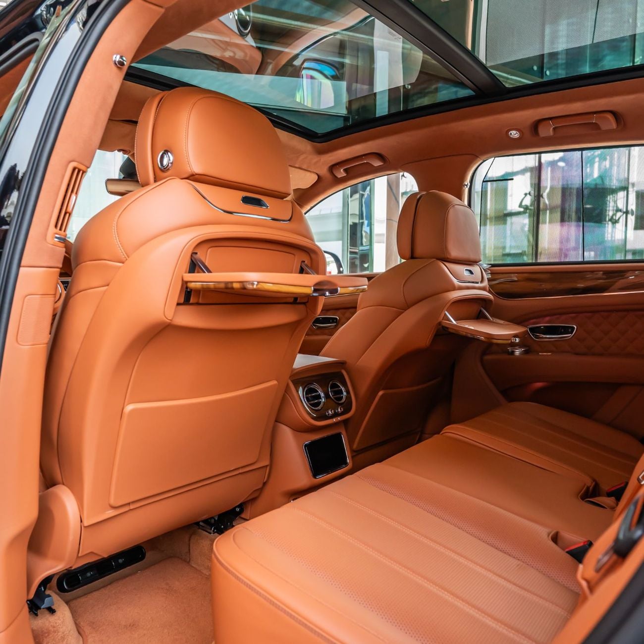 Bentley Bentayga 4.0 л 2023 г. Чёрный, пробег 68 км