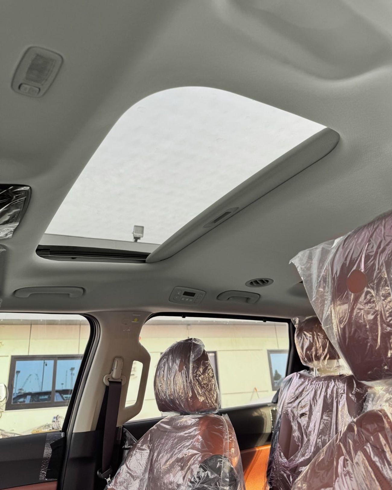 Kia Carnival 3.5 л 2027 г. Белый