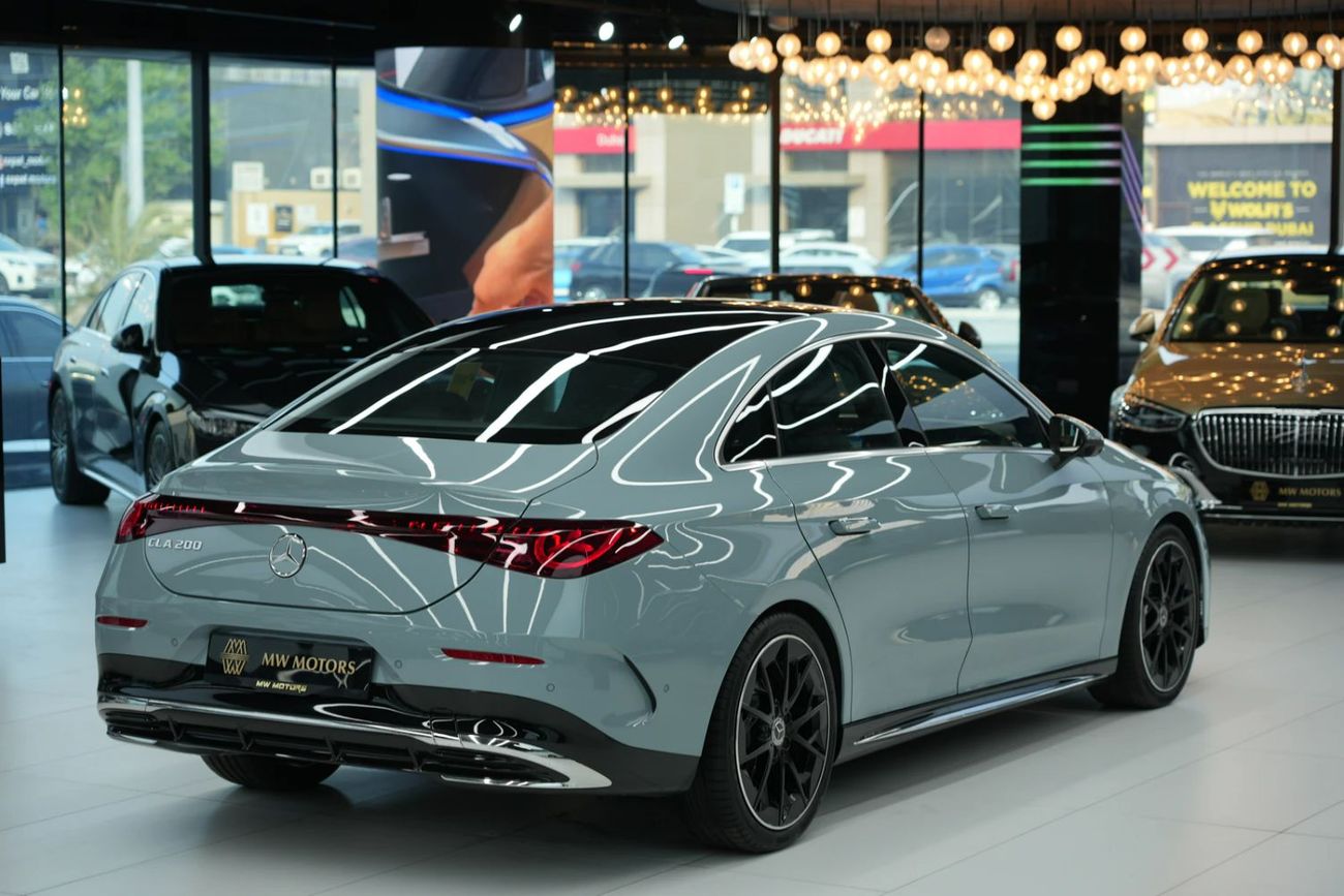 Mercedes Benz CLA 200 1.3 л 2027 г. Синий