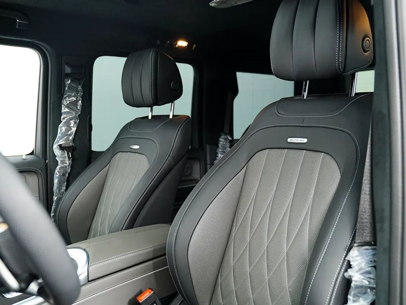 Mercedes Benz G63 AMG 4.0 л 2026 г. Серый