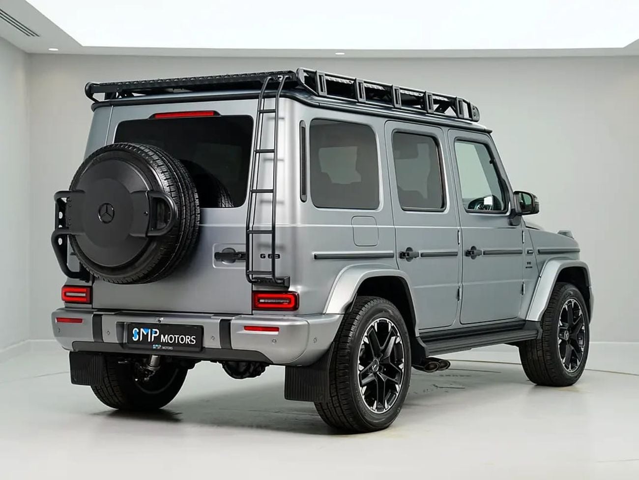 Mercedes Benz G63 AMG 4.0 л 2026 г. Серый