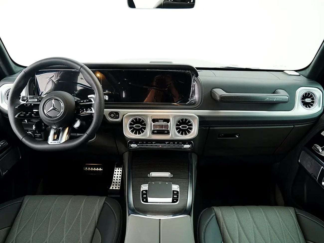 Mercedes Benz G63 AMG 4.0 л 2026 г. Серый