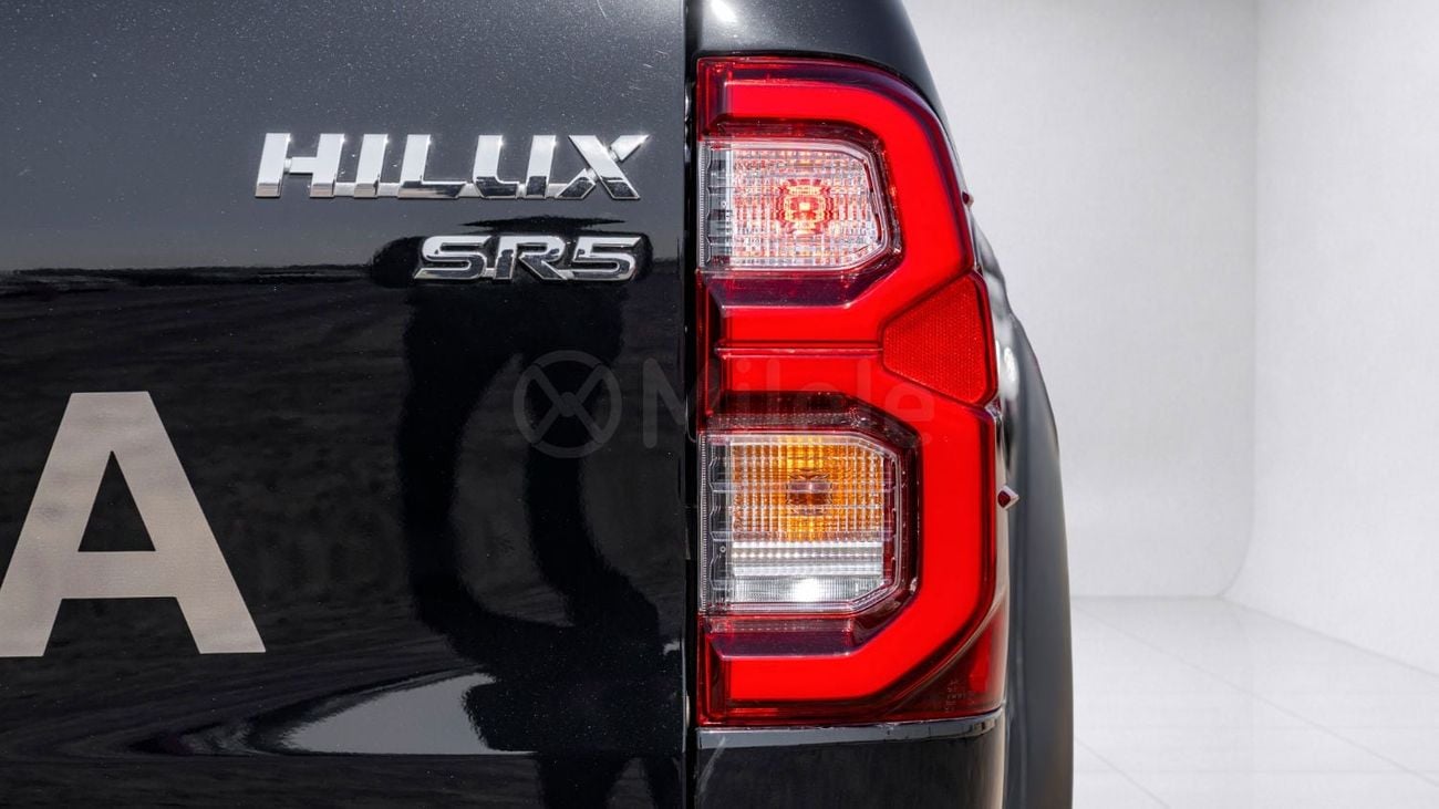 Toyota Hilux 4.0 л 2026 г. Чёрный