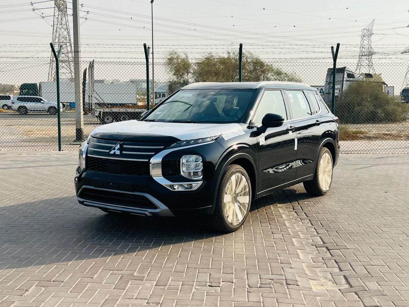 Mitsubishi Outlander 2.5 л 2026 г. Чёрный