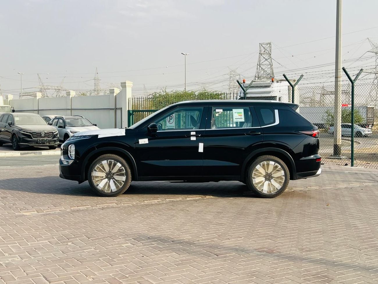 Mitsubishi Outlander 2.5 л 2026 г. Чёрный