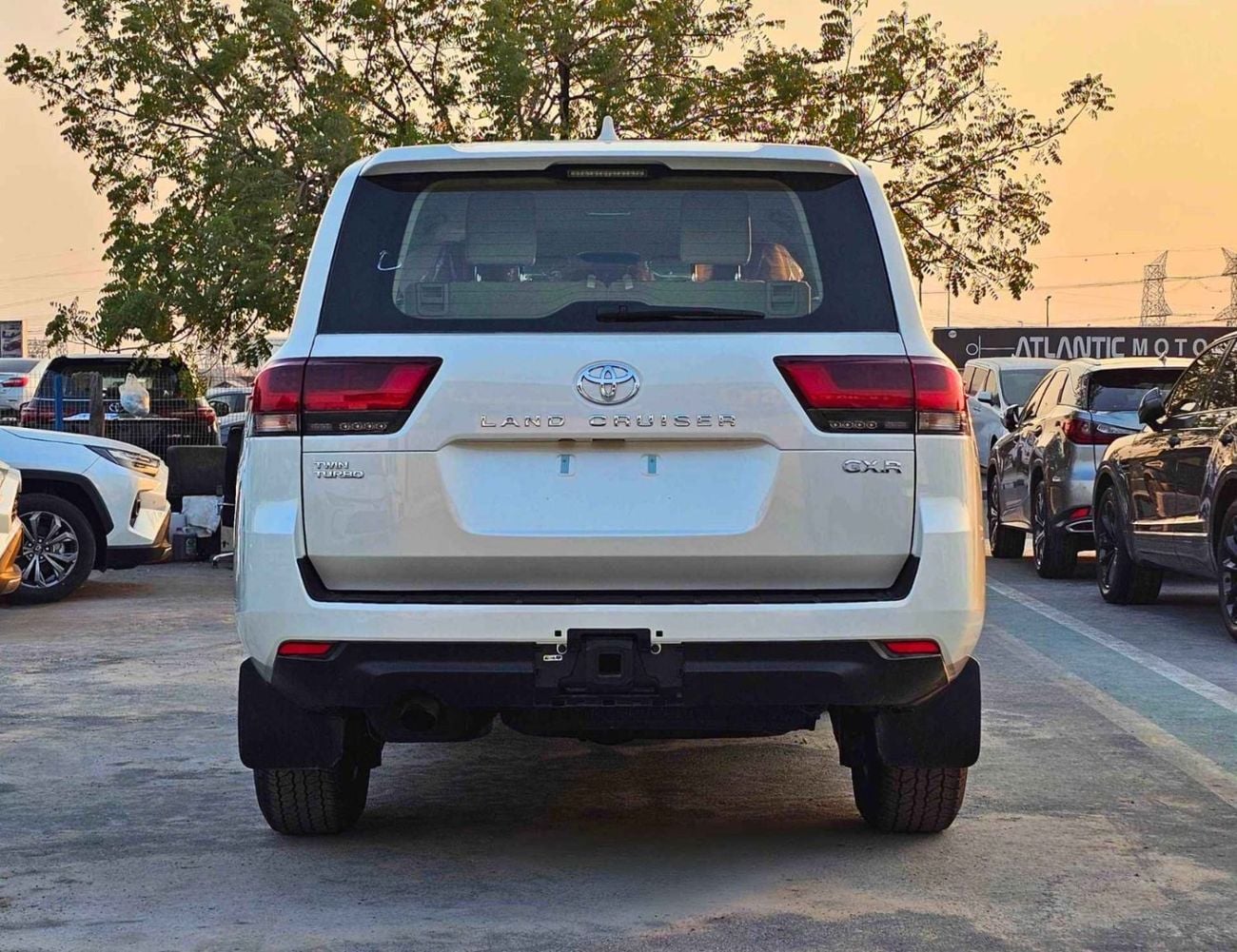 Toyota Land Cruiser 3.5 л 2026 г. Белый