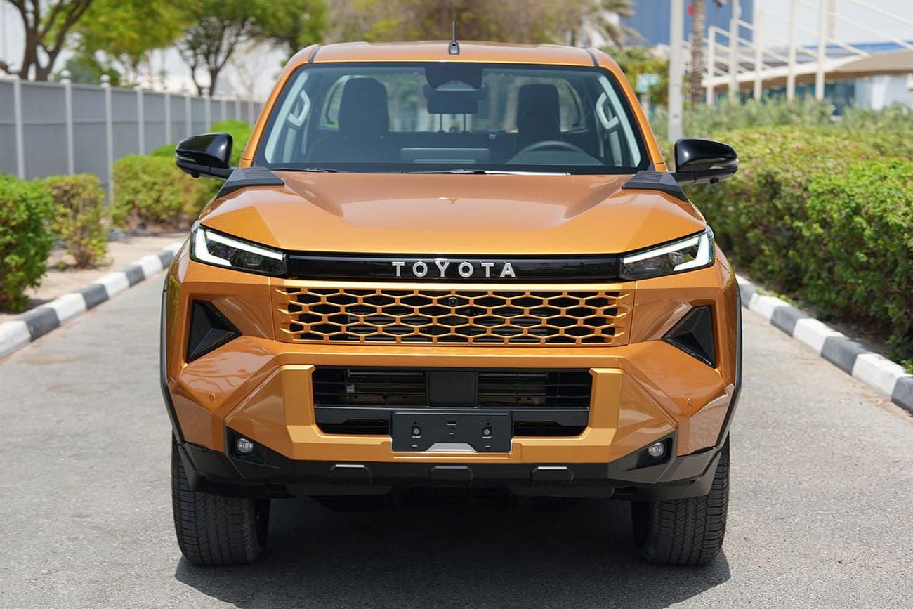 Toyota Hilux 2.8 л 2026 г. Золотистый