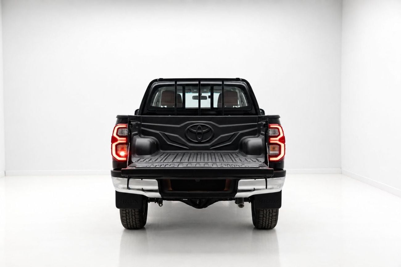 Toyota Hilux 2.7 л 2026 г. Чёрный