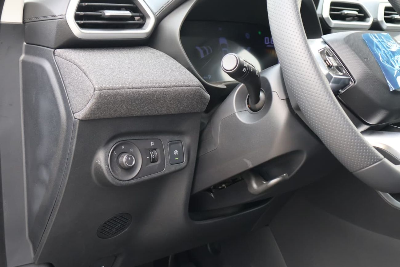 MG ZS 1.5 л 2024 г. Серебристый