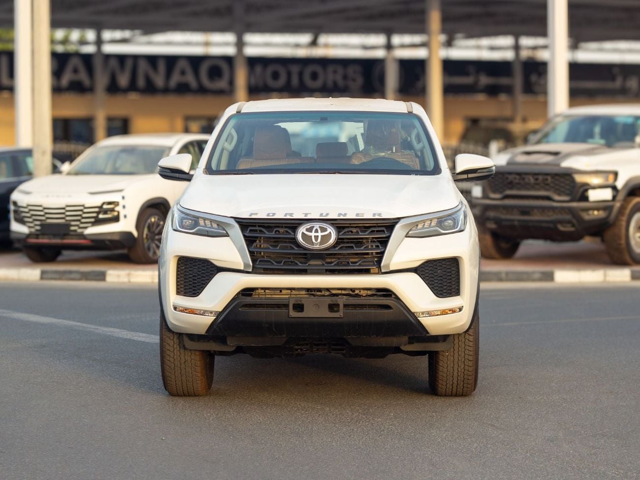 Toyota Fortuner 2.4 л 2026 г. Белый