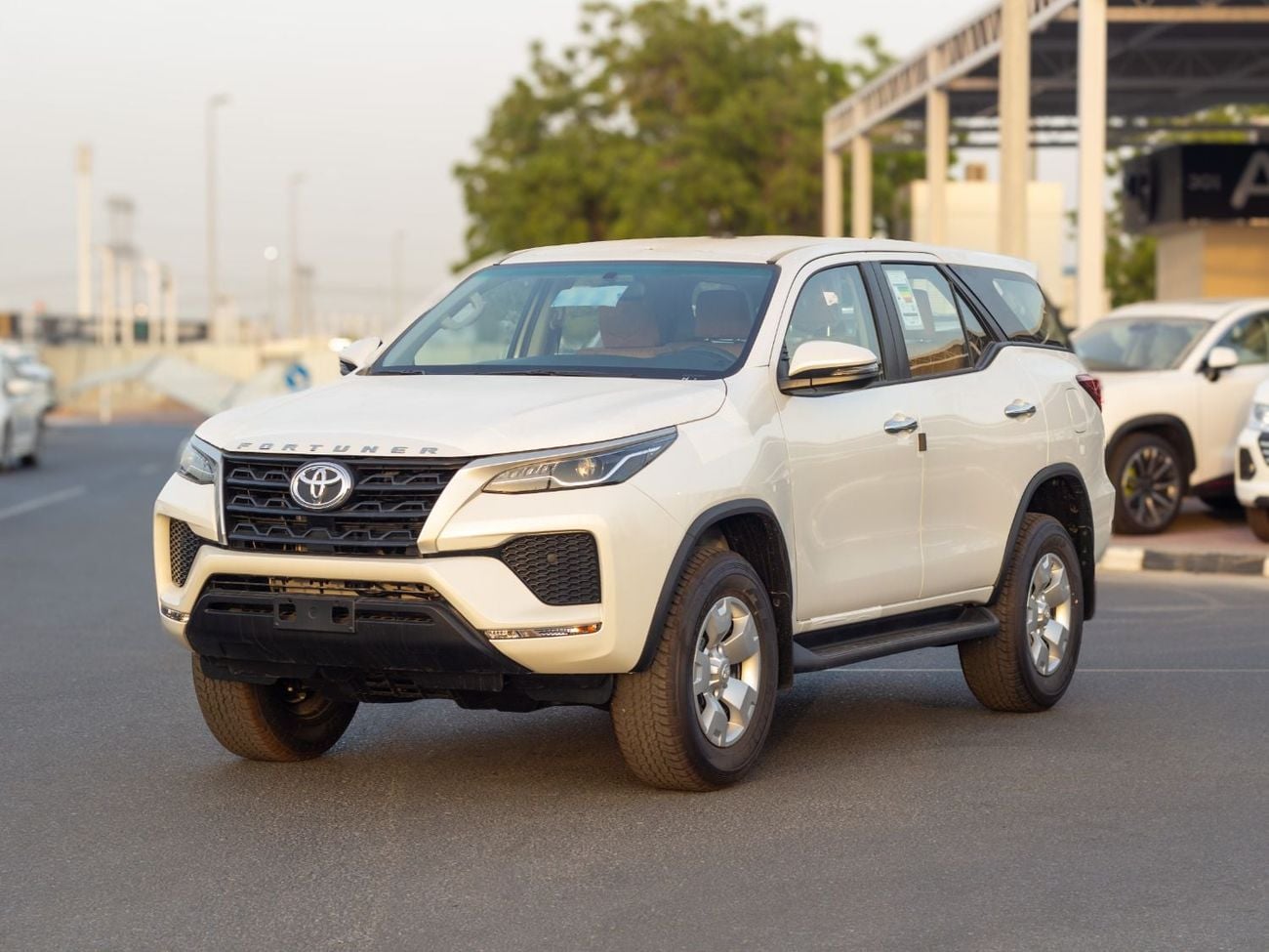 Toyota Fortuner 2.4 л 2026 г. Белый
