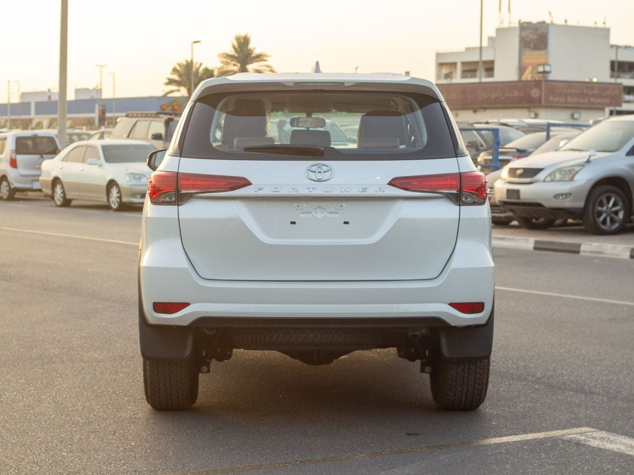 Toyota Fortuner 2.4 л 2026 г. Белый