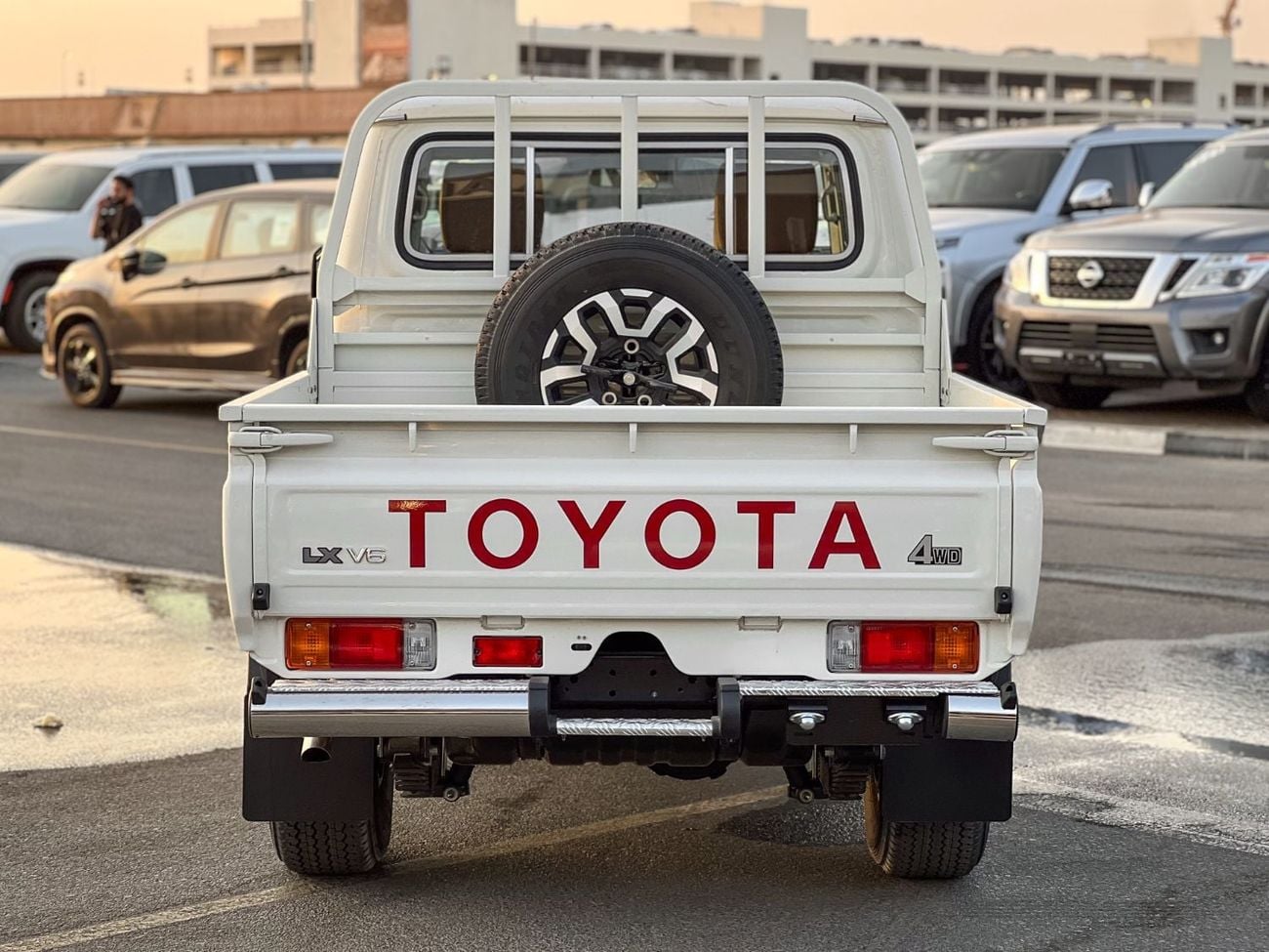 Toyota Land Cruiser Pick Up 4.0 л 2026 г. Белый