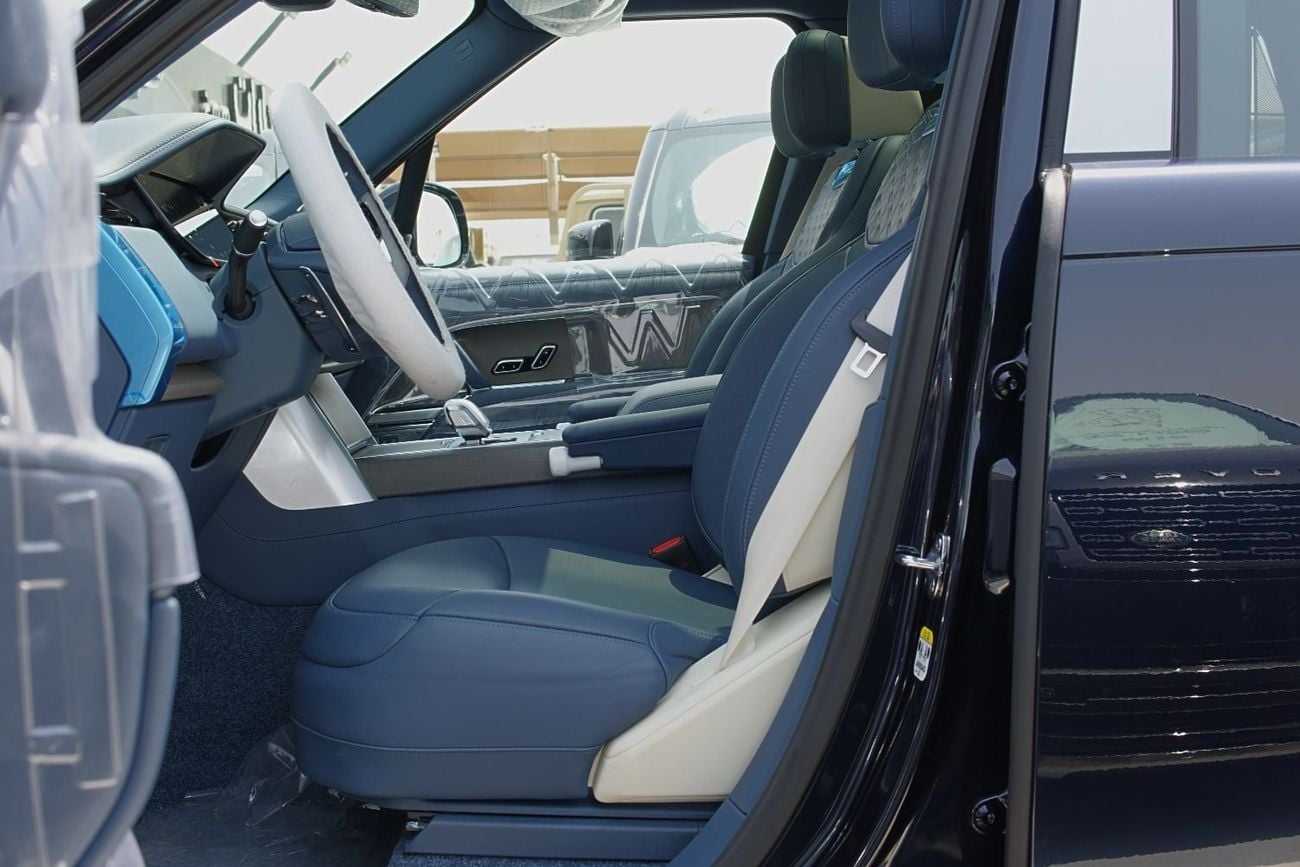 Land Rover Range Rover 4.4 л 2026 г. Синий