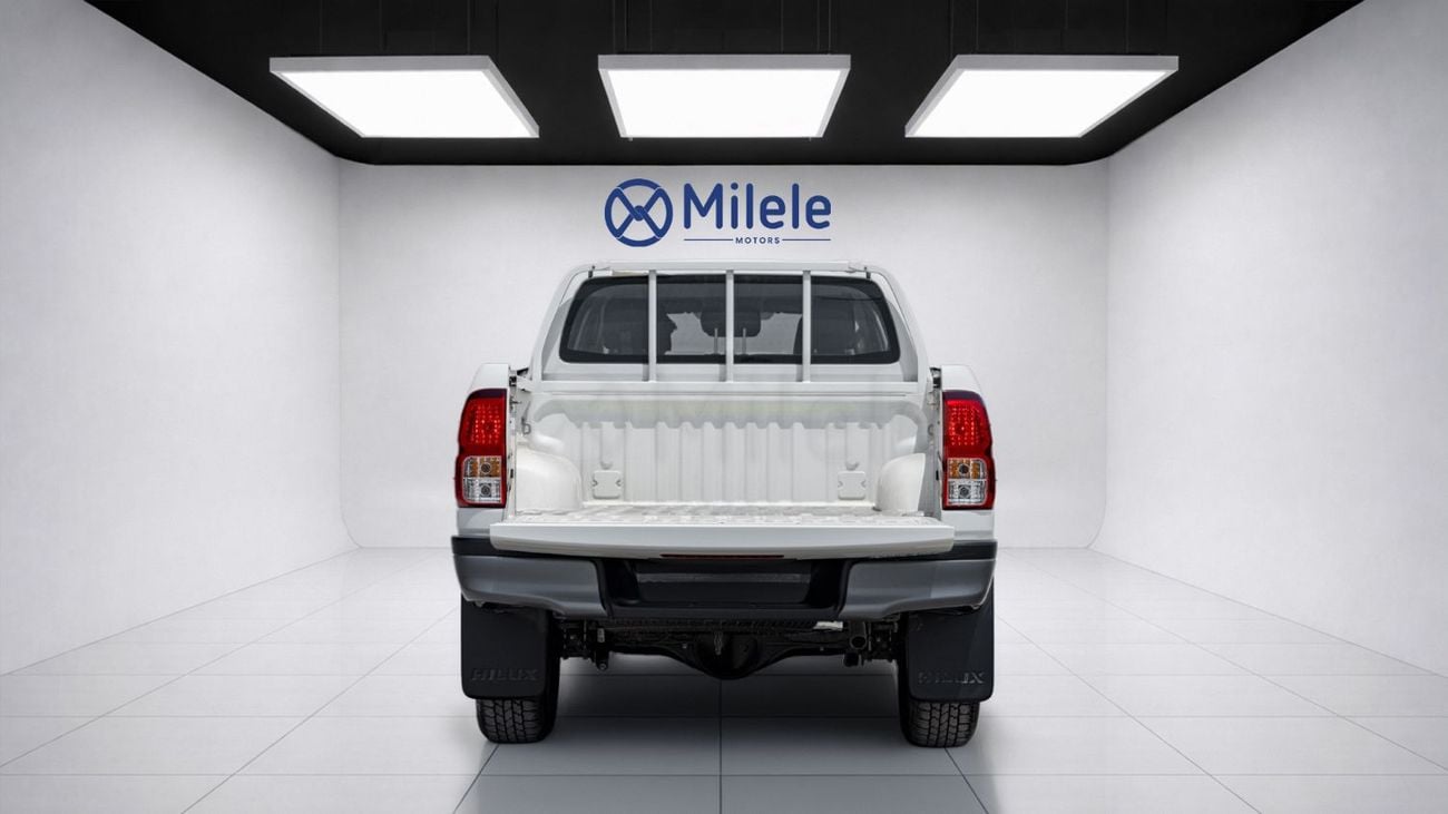 Toyota Hilux 2.7 л 2026 г. Белый