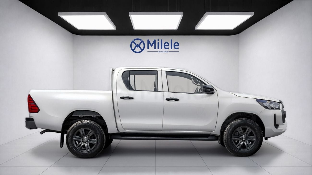 Toyota Hilux 2.7 л 2026 г. Белый