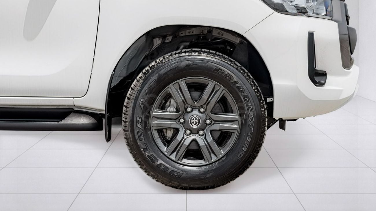 Toyota Hilux 2.7 л 2026 г. Белый