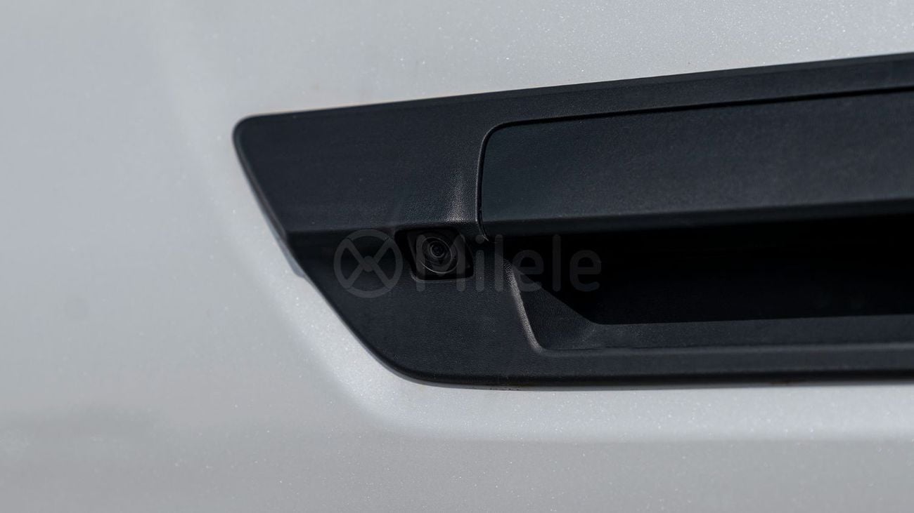 Toyota Hilux 4.0 л 2026 г. Белый