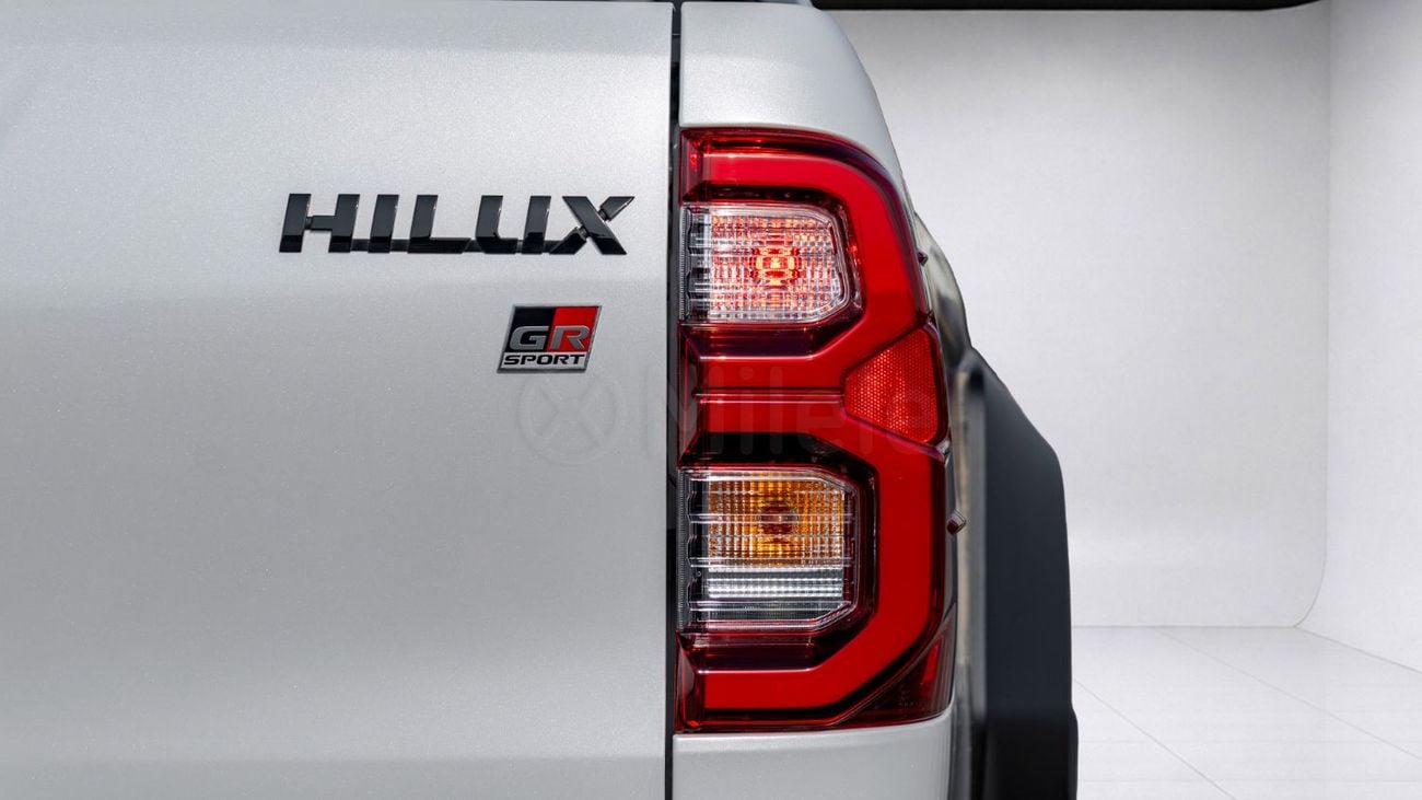 Toyota Hilux 4.0 л 2026 г. Белый