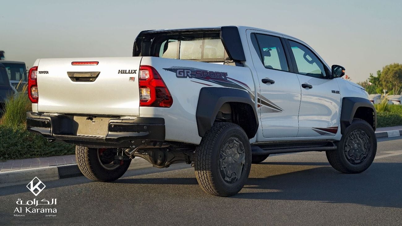 Toyota Hilux 2.8 л 2026 г. Белый