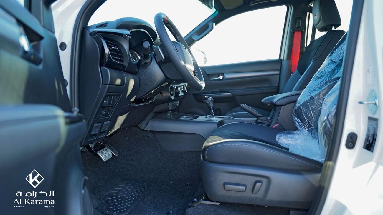 Toyota Hilux 2.8 л 2026 г. Белый