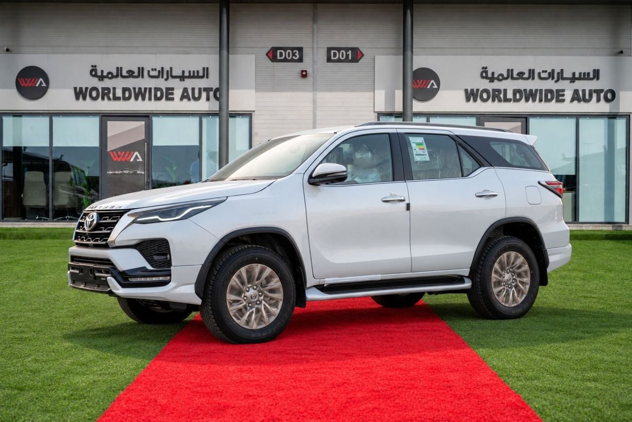Toyota Fortuner 4.0 л 2026 г. Белый