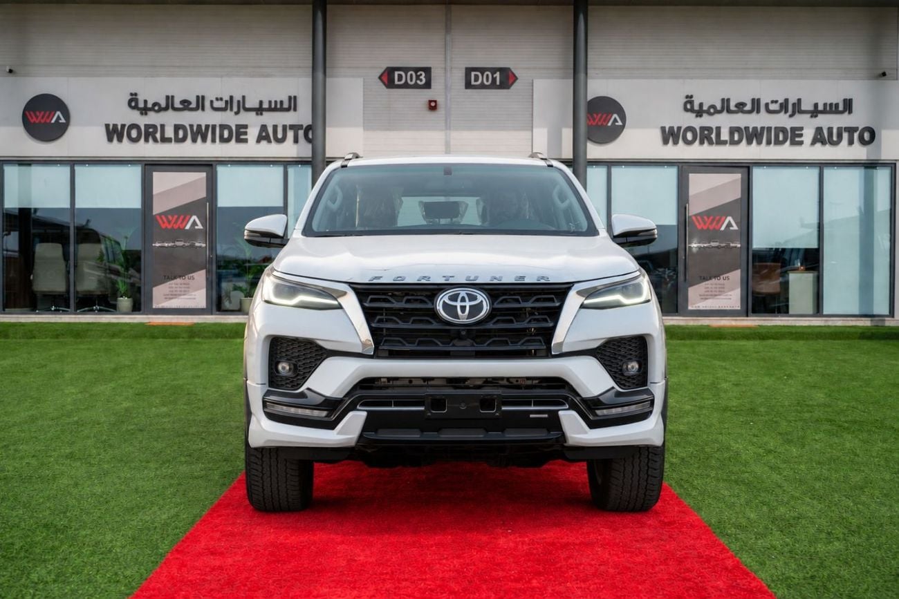 Toyota Fortuner 4.0 л 2026 г. Белый
