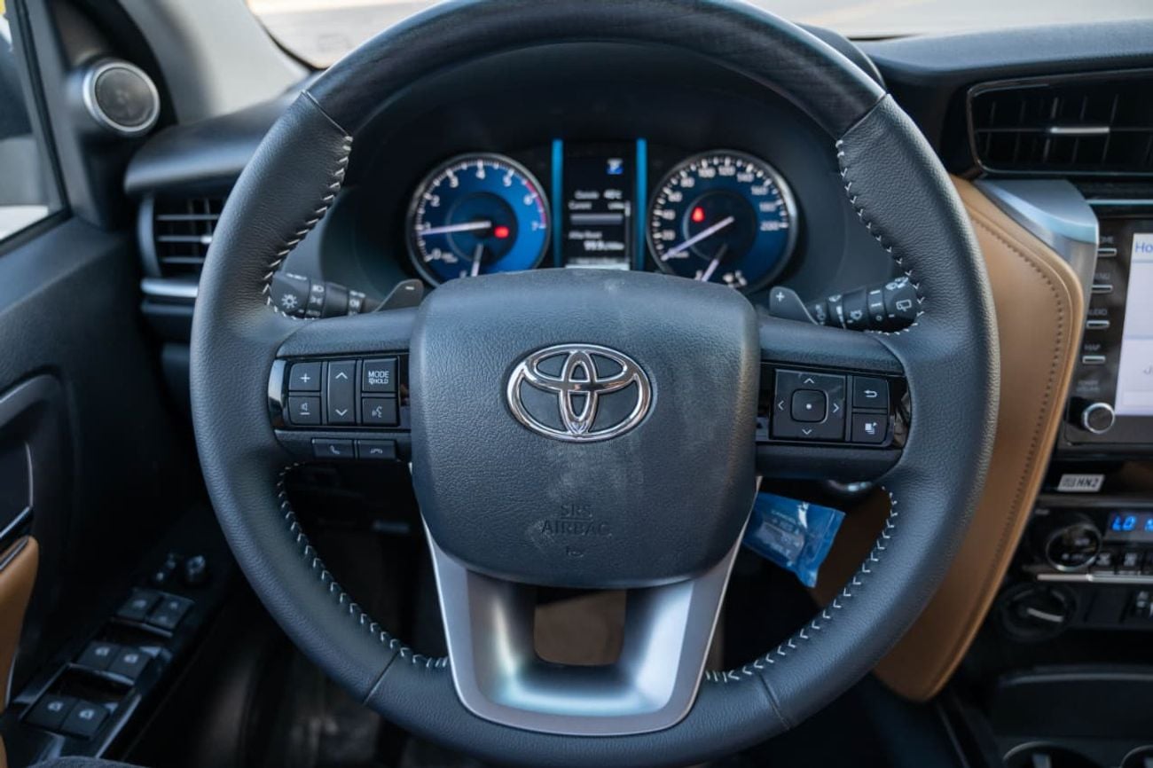 Toyota Fortuner 4.0 л 2026 г. Белый