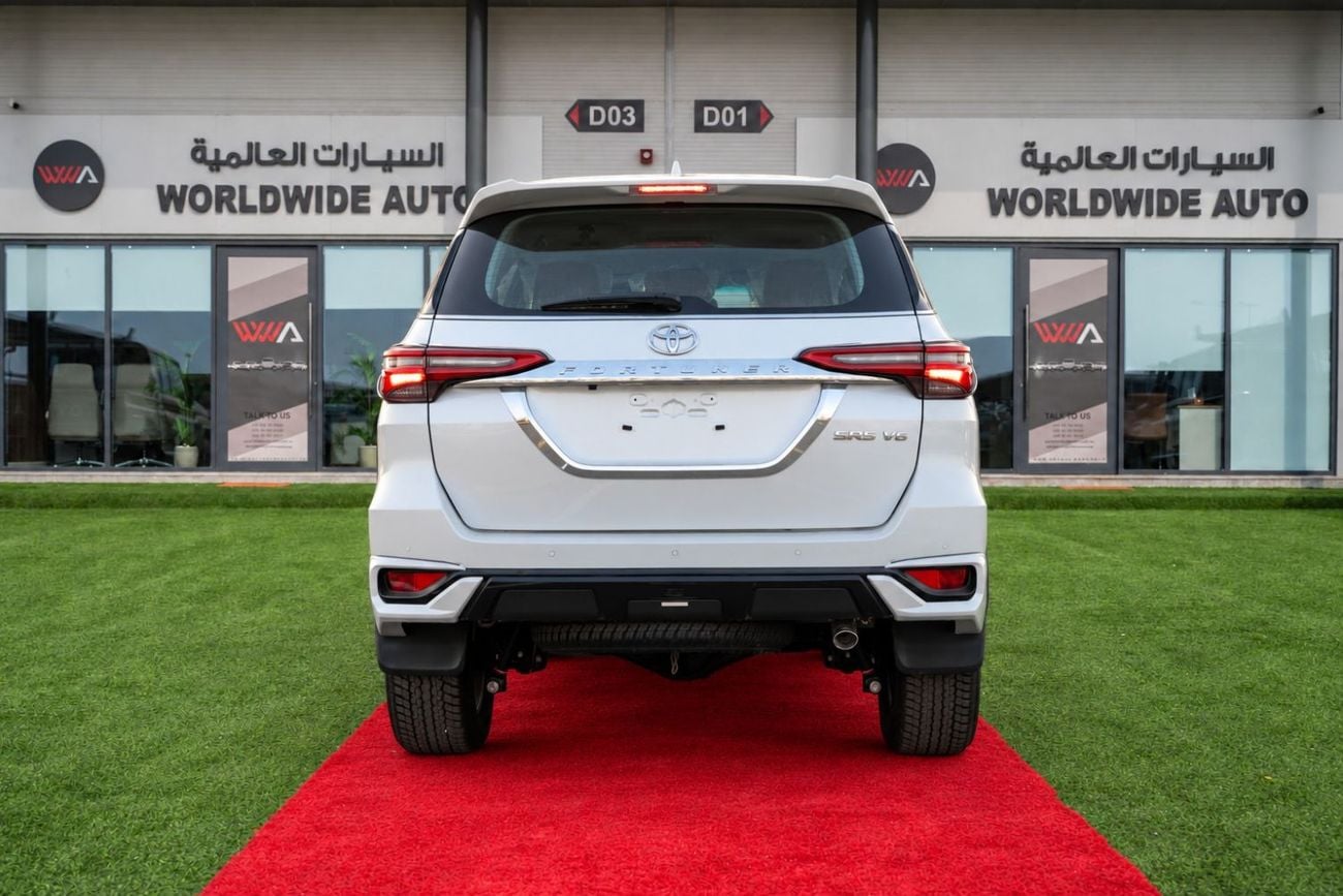 Toyota Fortuner 4.0 л 2026 г. Белый